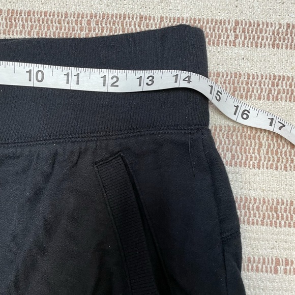 | Athleta | shorts. Size S. - Picture 5 of 7